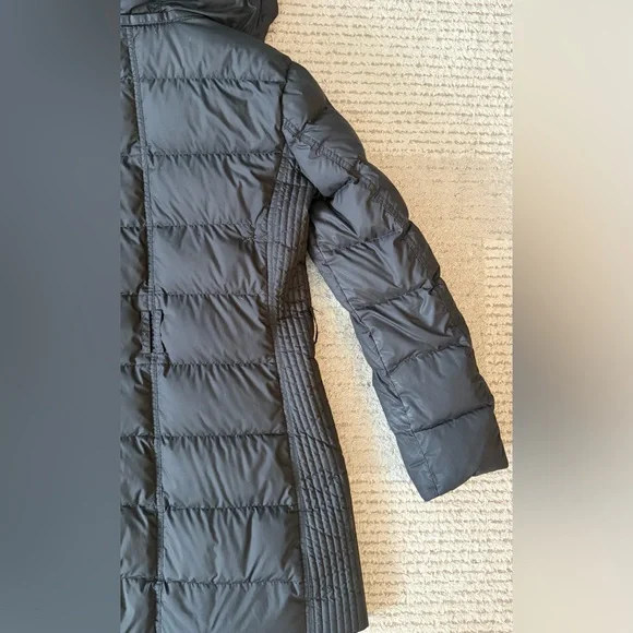 Burberry Black Winter Puffer Jacket XS removable hood - Picture 9 of 9